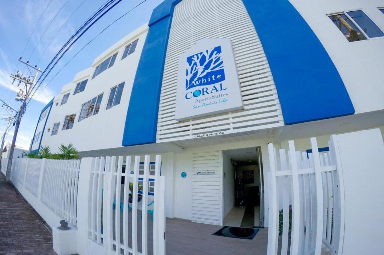 White Coral Apartasuites San Andrés Extérieur photo